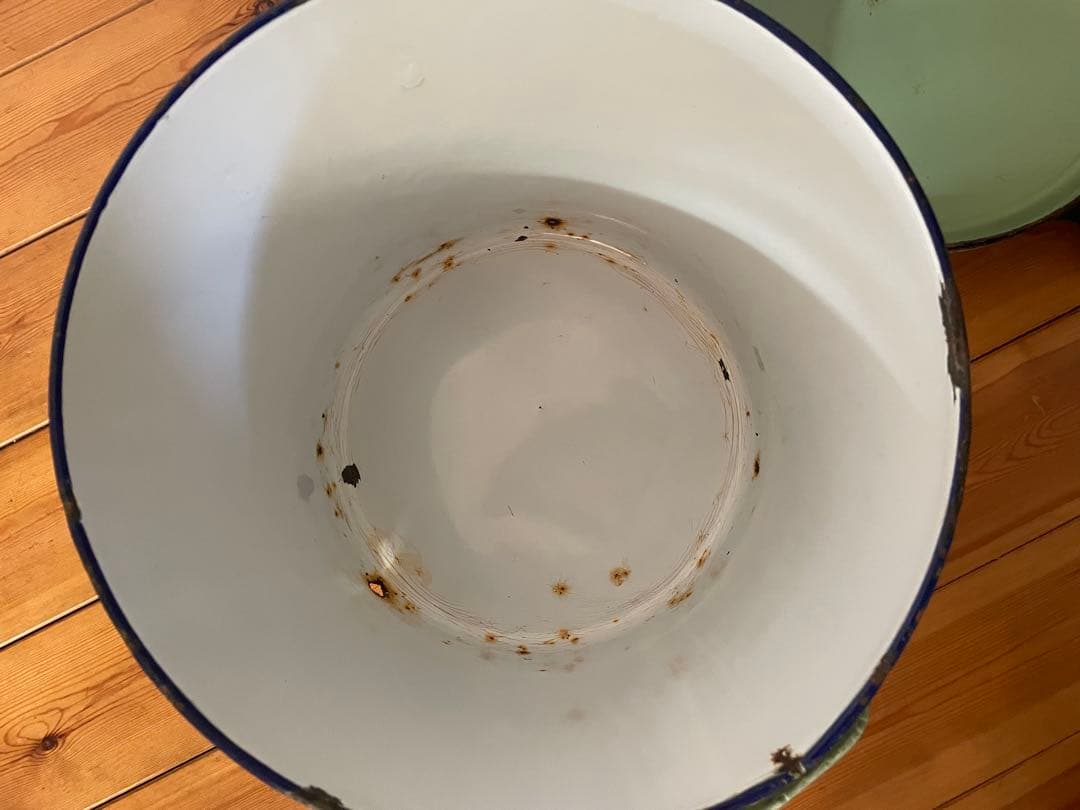 ２点セット　昭和レトロ　大きめ　大型　アンティークホーロー缶　店舗什器