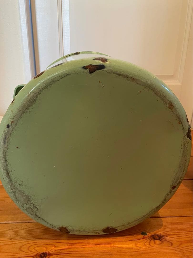 ２点セット　昭和レトロ　大きめ　大型　アンティークホーロー缶　店舗什器