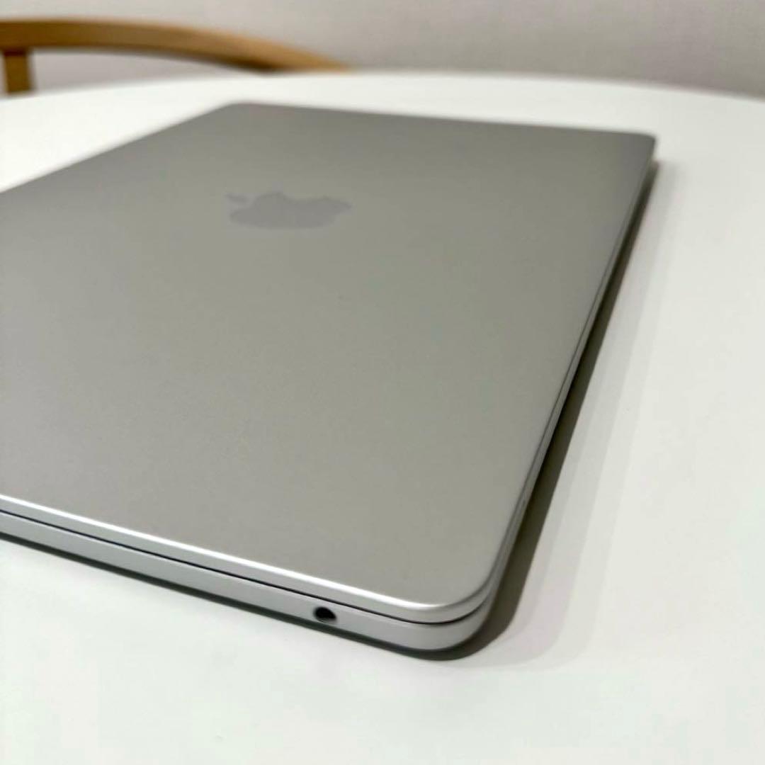 極美品 MacBook Air M3 13インチ 8GB/256GB シルバー