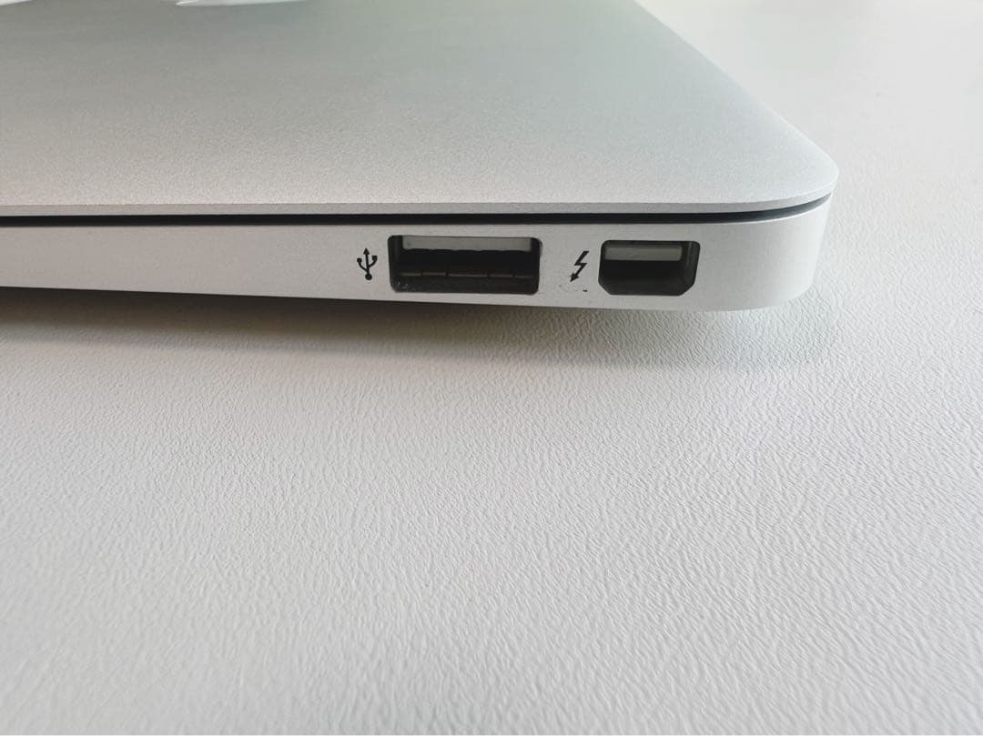 MacBook本体 MacBookAir 11-inch Mid 2012