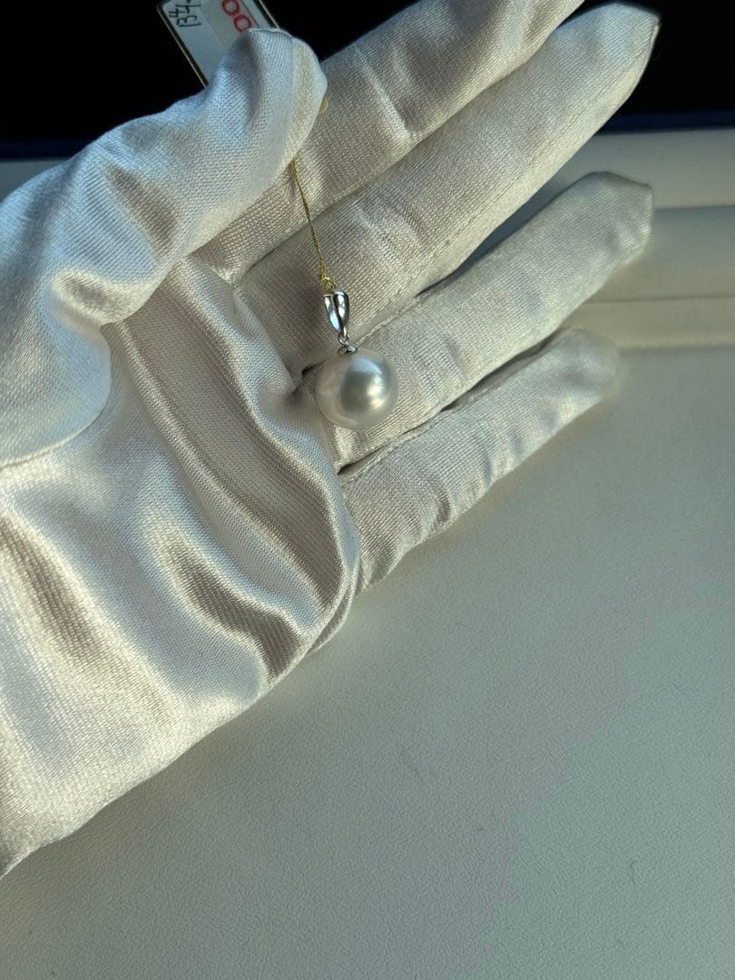 高品質白蝶真珠13.4mm ペンダントトップk18wg