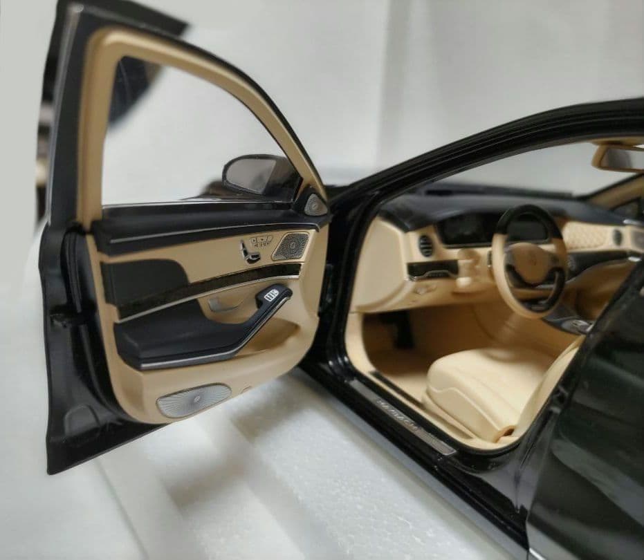 1/18 AUTOart S600 プルマン 黒