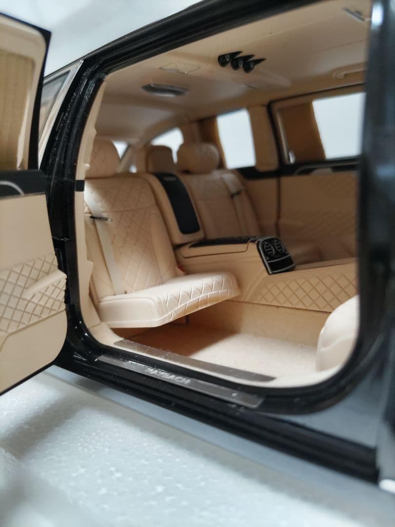 1/18 AUTOart S600 プルマン 黒