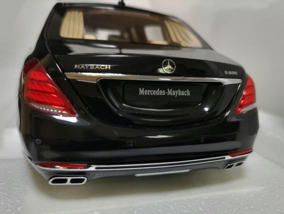 1/18 AUTOart S600 プルマン 黒