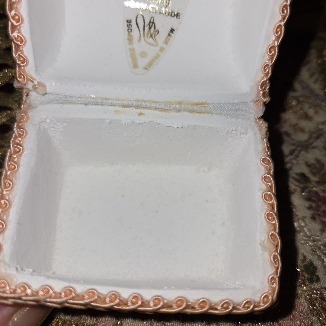 ヴェルサイユ宮殿購入小物入れ &ウイーン購入伝統工芸プチポアンリップケース