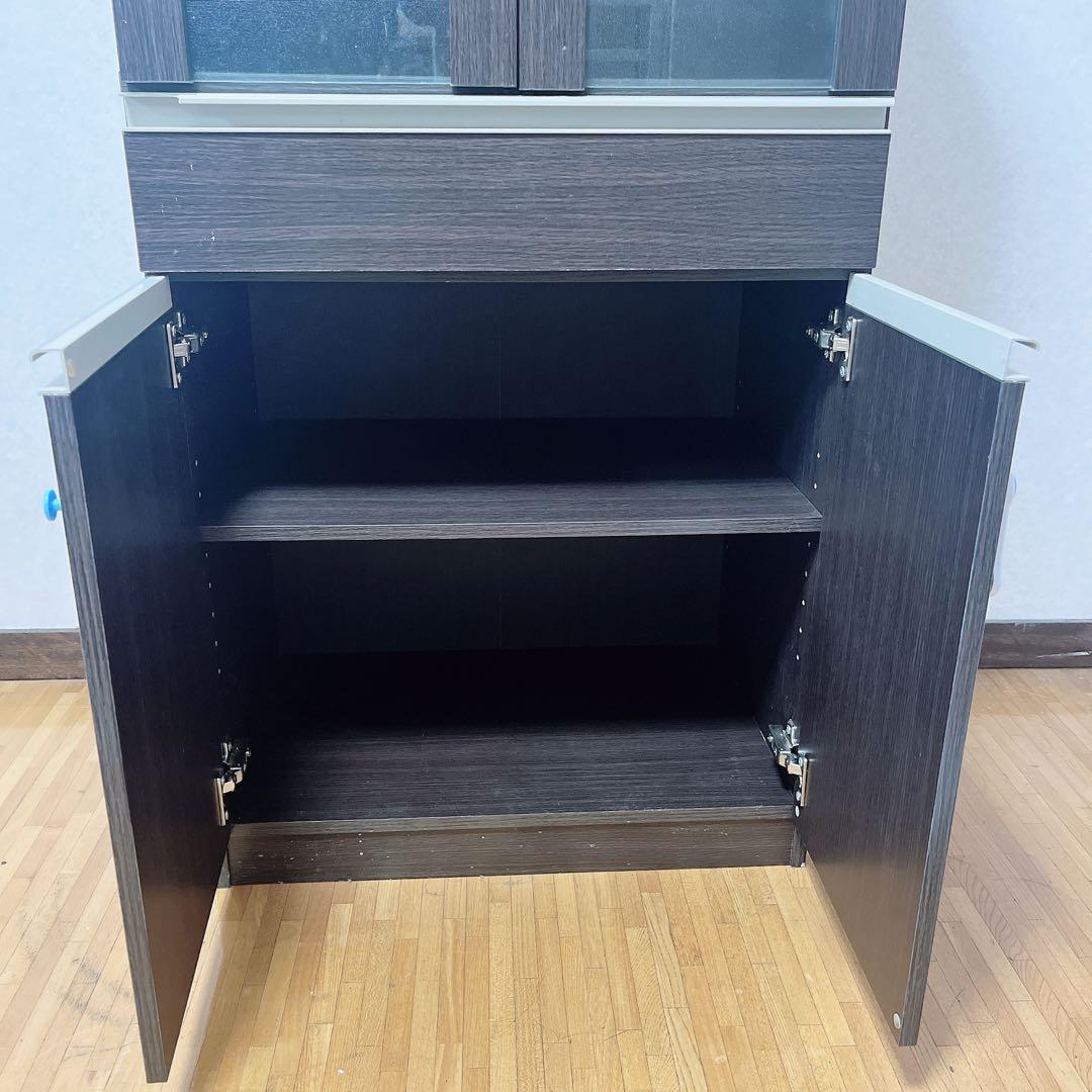 ダークブラウン 食器棚 ガラス扉付き