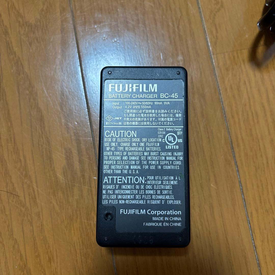 FUJIFILM FINEPIX Z Z100 8.0メガピクセル ピンク