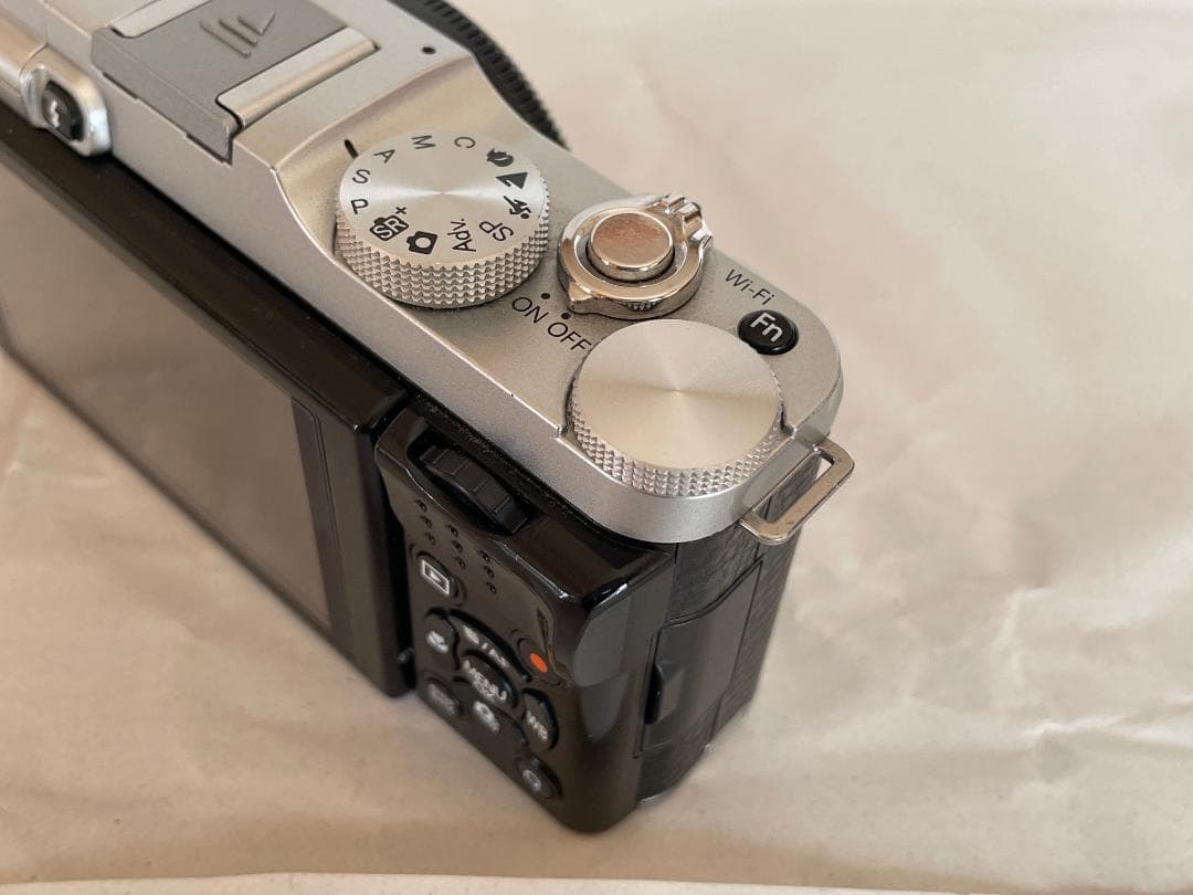 FUJIFILM X-A1 純正バッテリー＆チャージャー・無限写ルンです