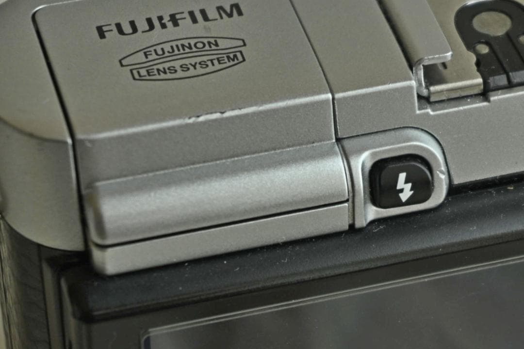 FUJIFILM X-A1 純正バッテリー＆チャージャー・無限写ルンです