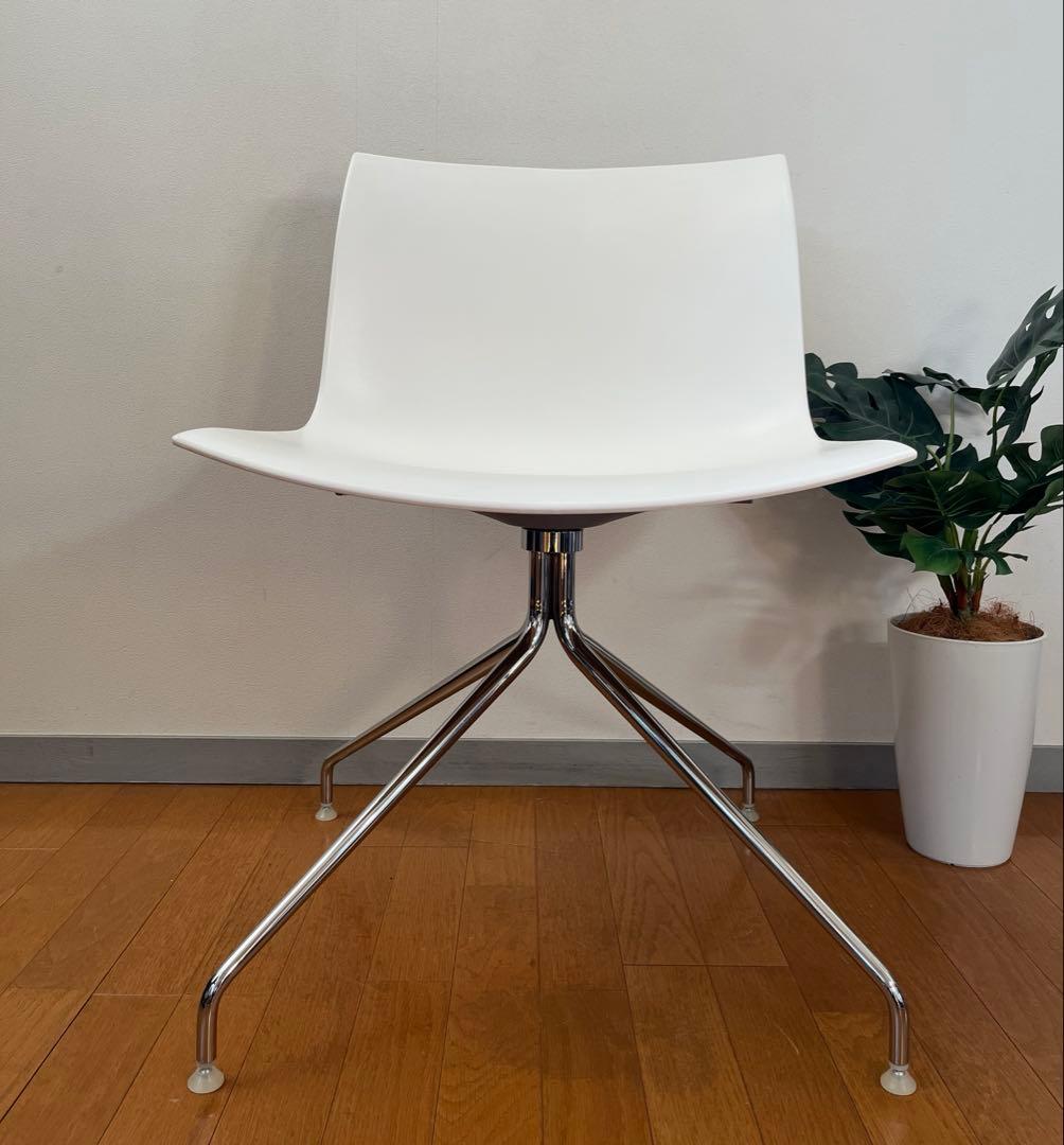 イタリア　arper アルペール　カティファ　チェア ② モダン　回転脚　美品