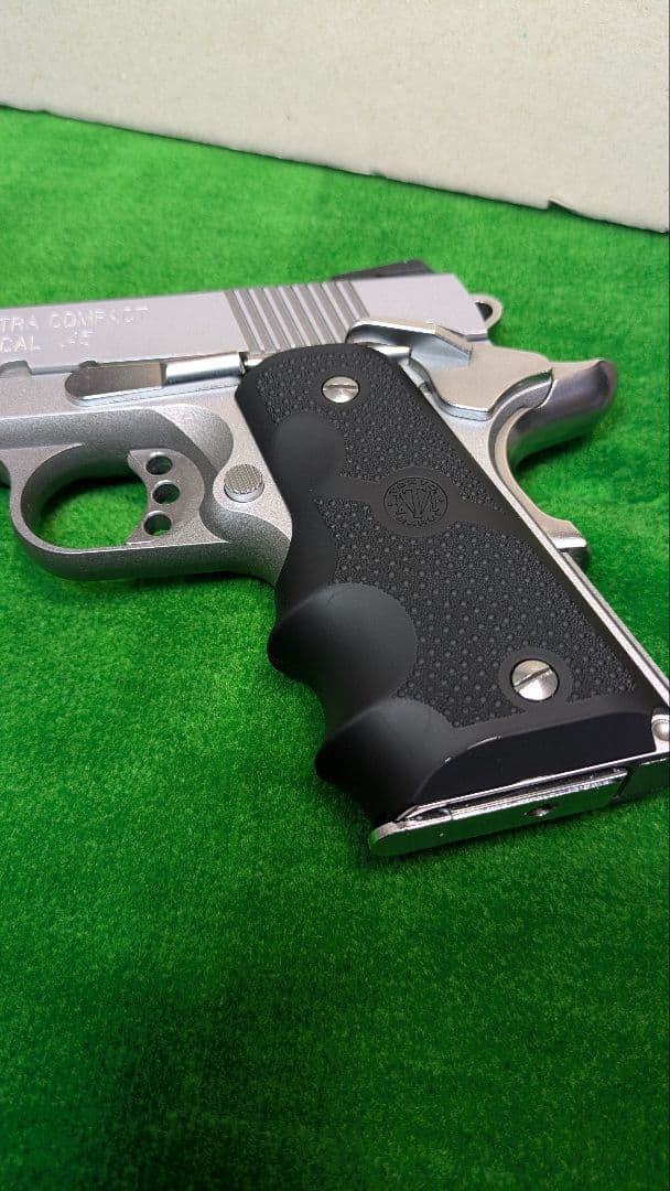 東京マルイ V10 ウルトラコンパクト 【美品】スペアマガジン付