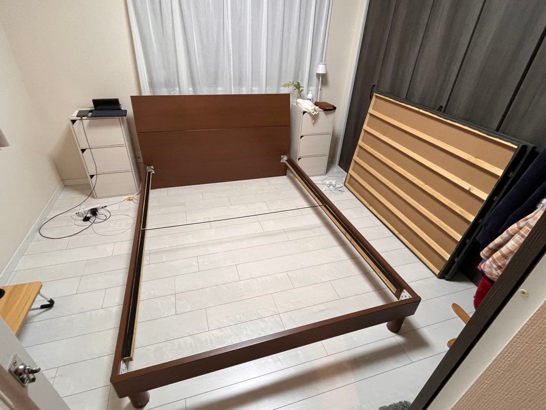 木製ダブルベッドフレーム [手渡しのみ]受け渡し場所：北小岩周辺です