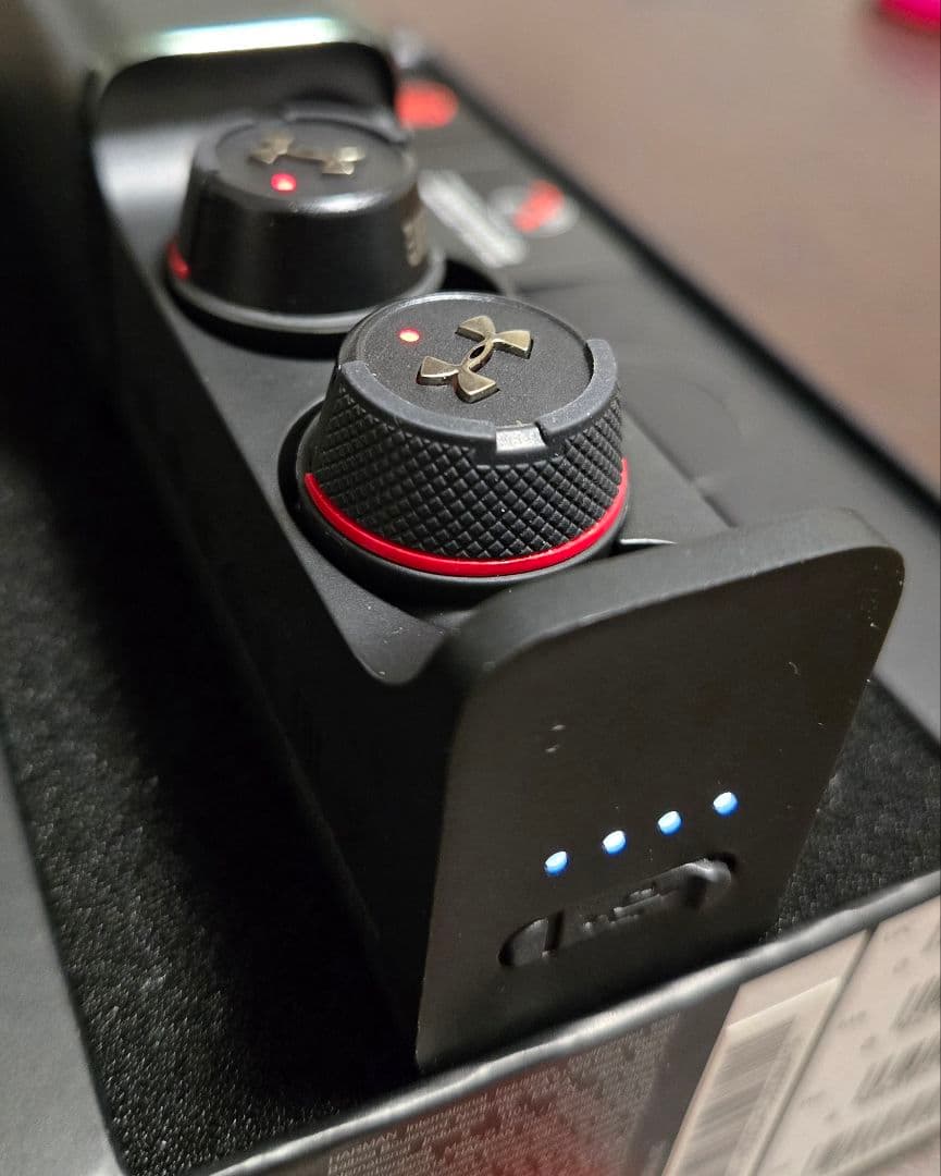 パ*ン様 美品 JBL×UNDER ARMOUR Bluetoothイヤホン