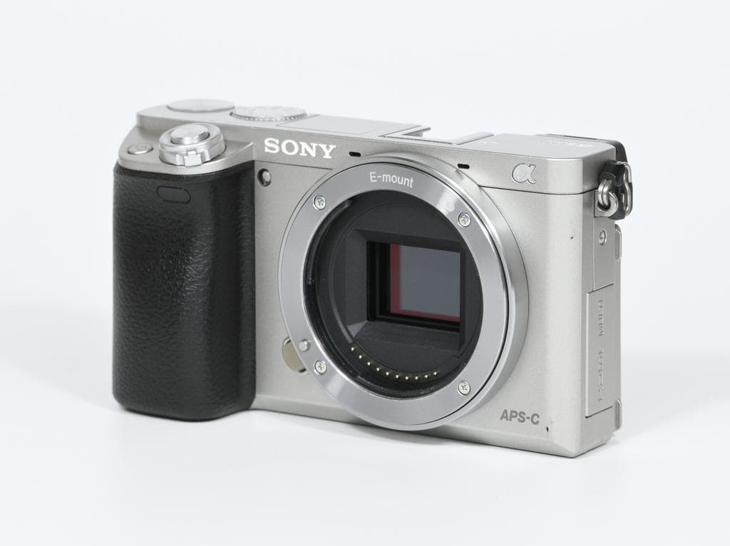 【美品】 ソニー　SONY α6000 ILCE-6000 ダブルレンズキット