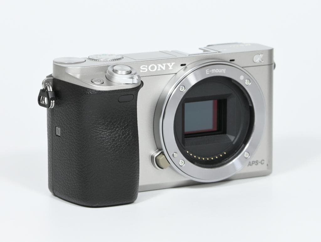 【美品】 ソニー　SONY α6000 ILCE-6000 ダブルレンズキット