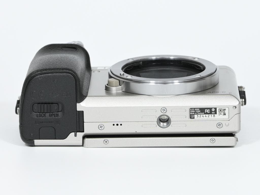 【美品】 ソニー　SONY α6000 ILCE-6000 ダブルレンズキット