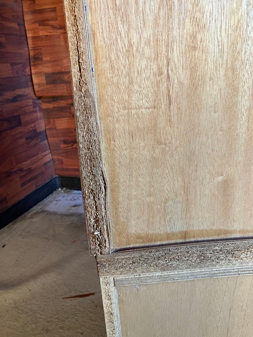 木製本棚　ガラス扉付き　収納棚