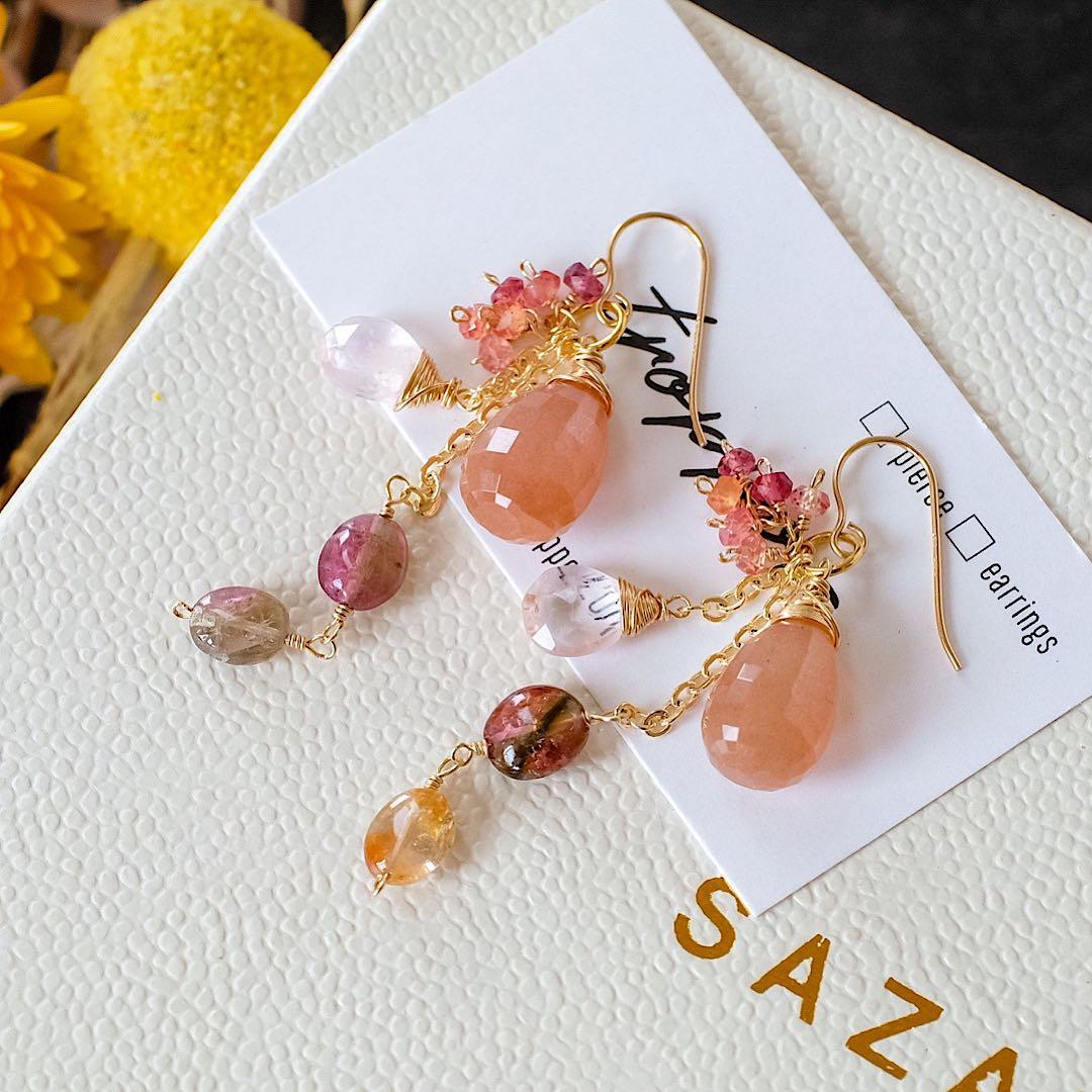 14kgfピーチムーンストーンチェッカーカット・バイカラートルマリンピアス