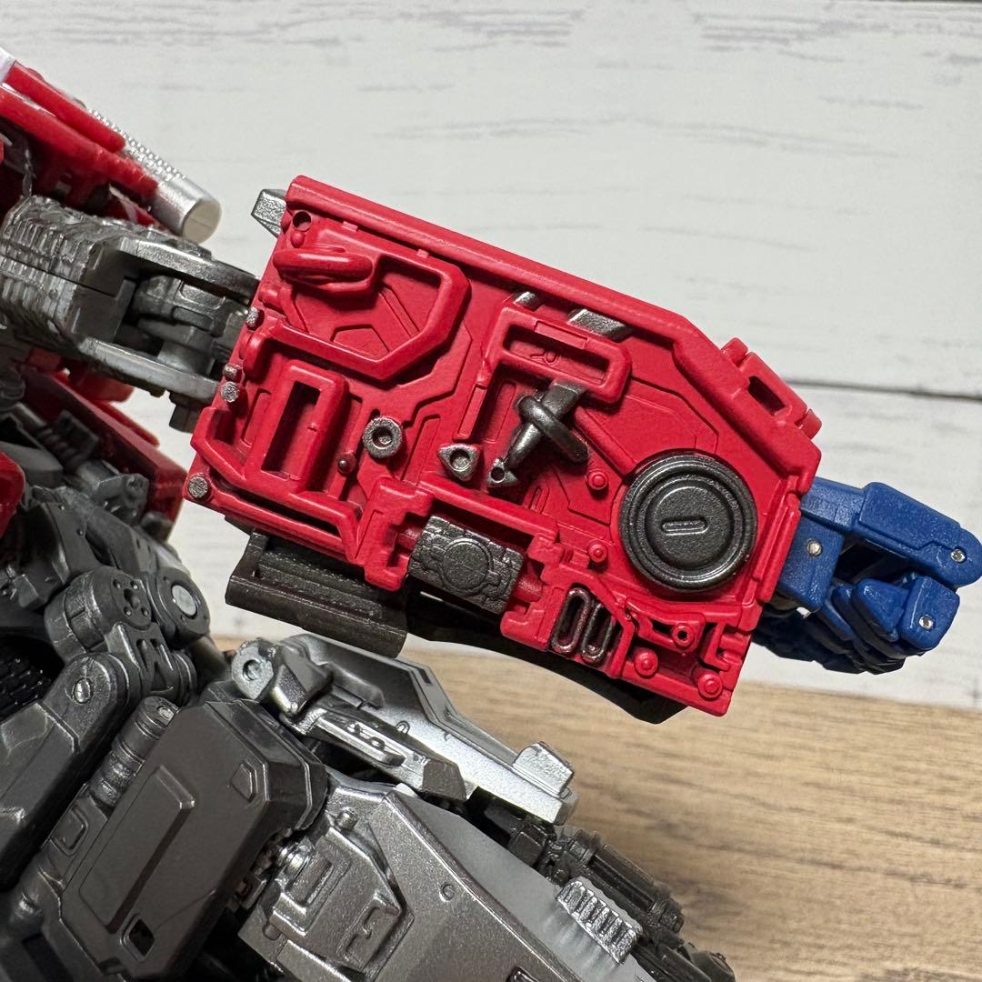 MPM-12 オプティマス プライム ＋ DK27 アップグーレドパーツ