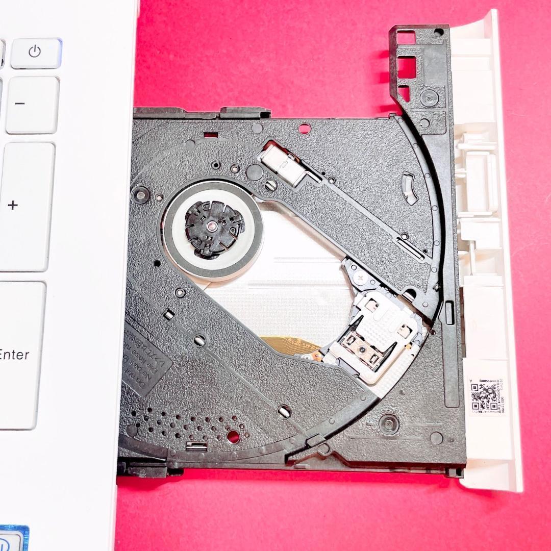 Corei7❣️Windows11✨️おしゃれ白✨️薄型ノートパソコン快適SSDカメラ