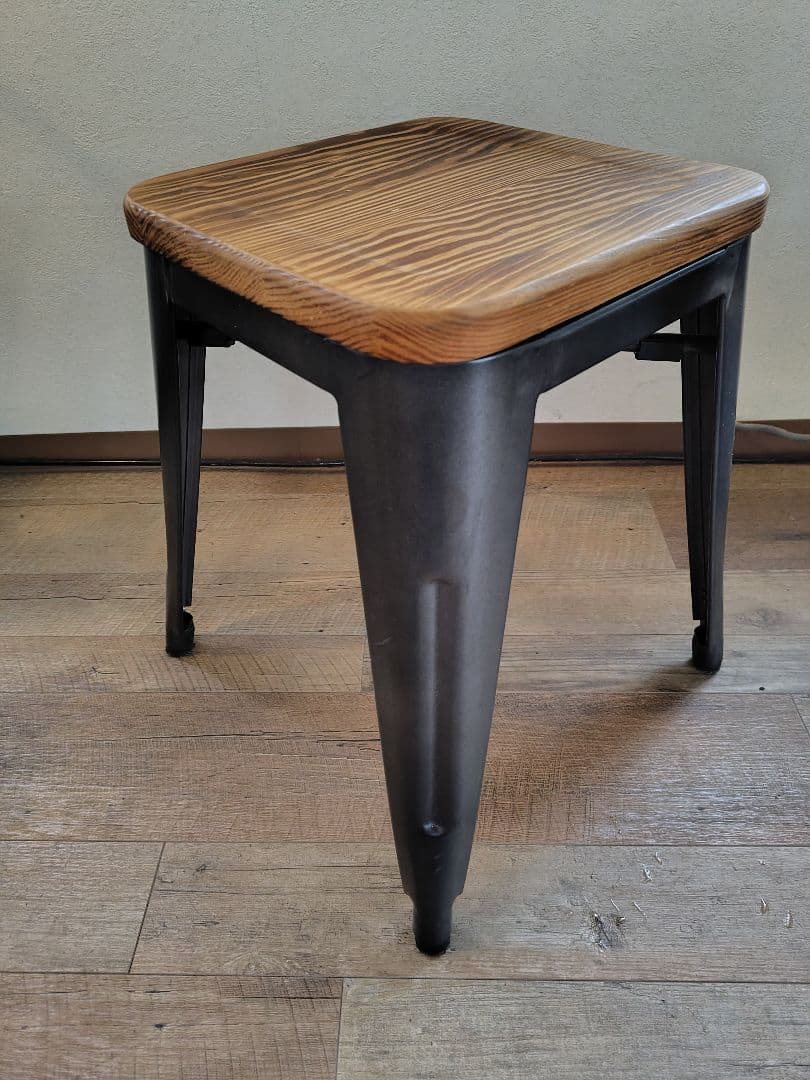 アイアン　スツール　2脚セット（発送は4月25日前後）