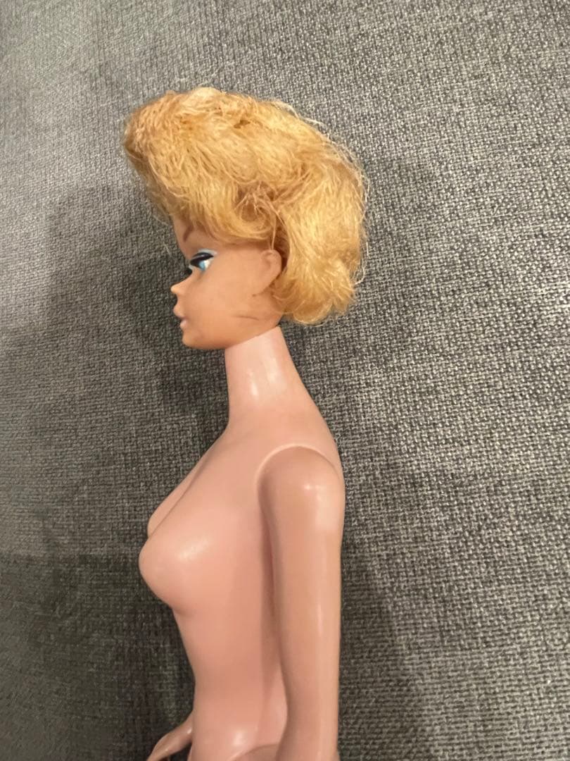 1962年製　ヴィンテージ　バブルカットバービー人形　マテル社
