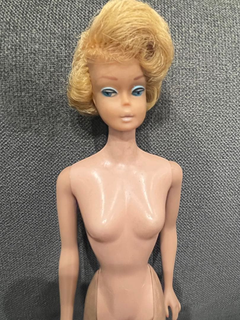 1962年製　ヴィンテージ　バブルカットバービー人形　マテル社