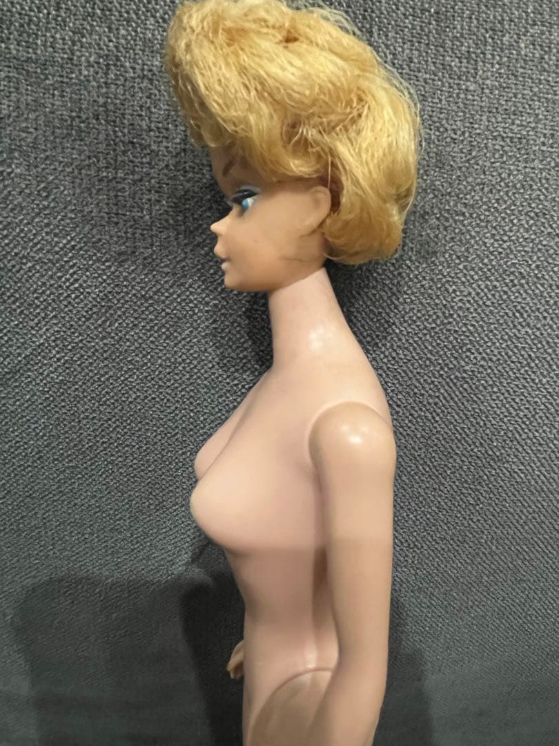 1962年製　ヴィンテージ　バブルカットバービー人形　マテル社