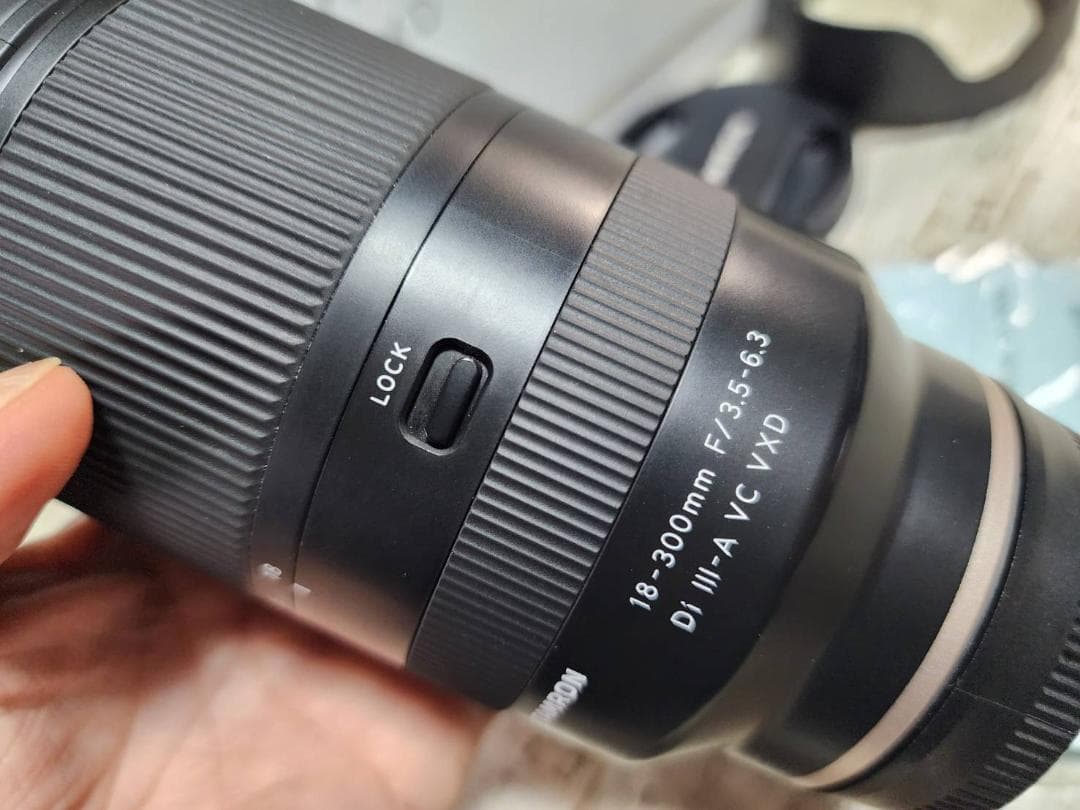 TAMURON 18-300mm F/3.5-6.3 [ソニーE用]