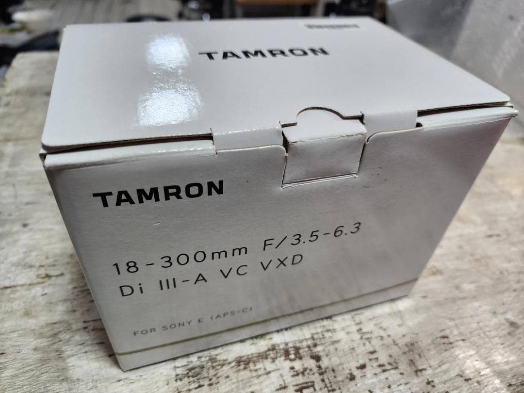 TAMURON 18-300mm F/3.5-6.3 [ソニーE用]