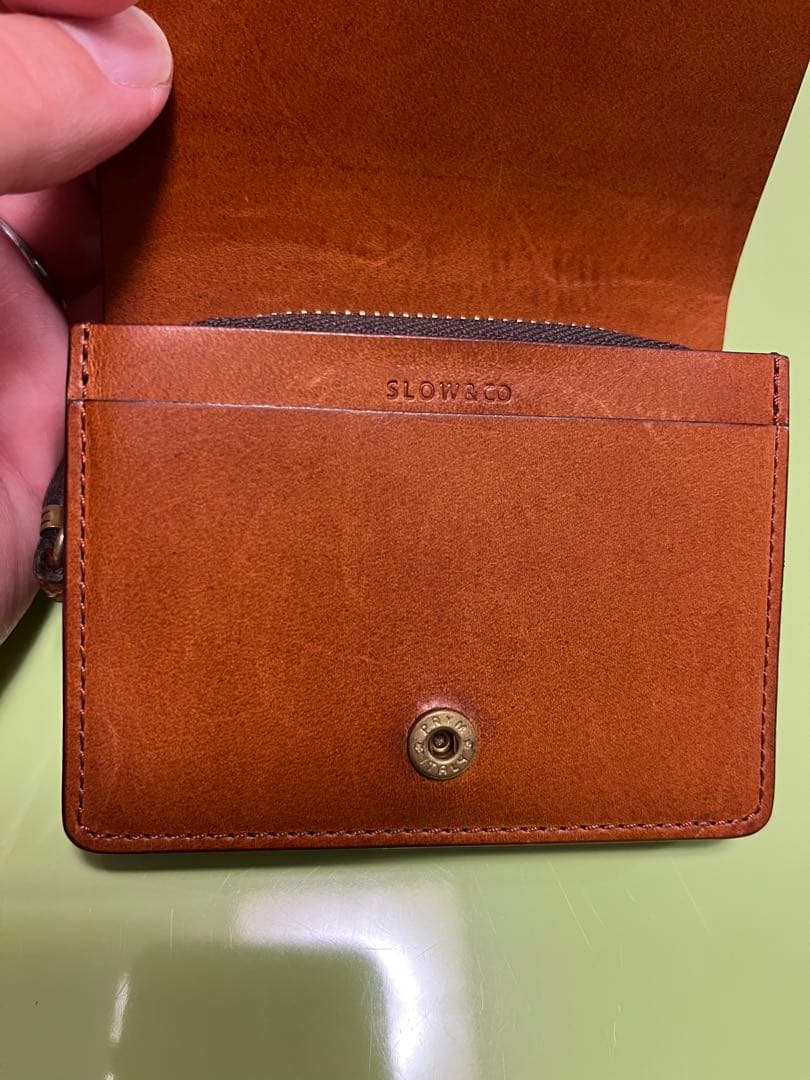 SLOW&COのコンパクト二つ折り財布