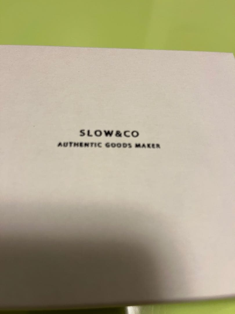 SLOW&COのコンパクト二つ折り財布