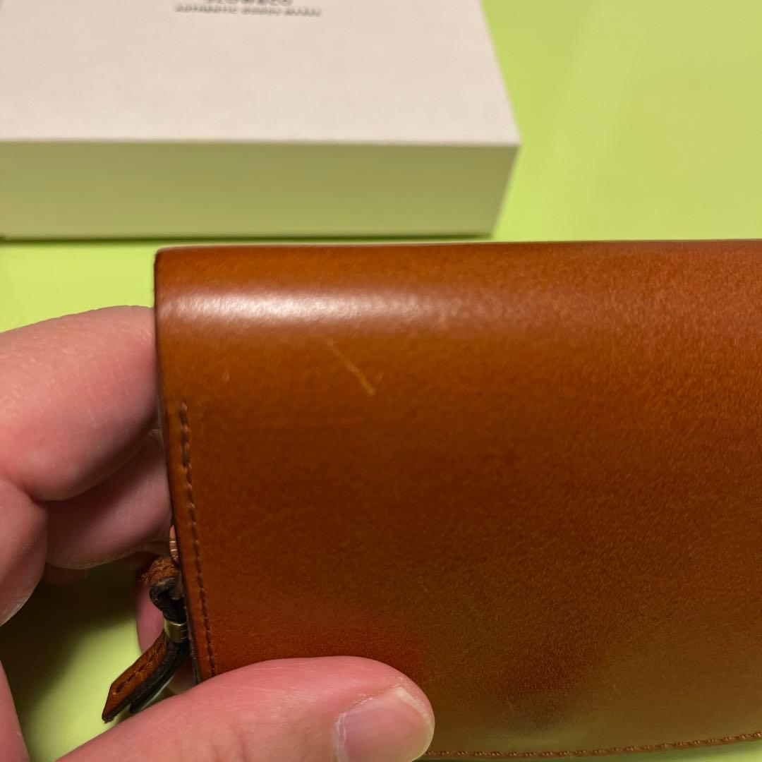 SLOW&COのコンパクト二つ折り財布