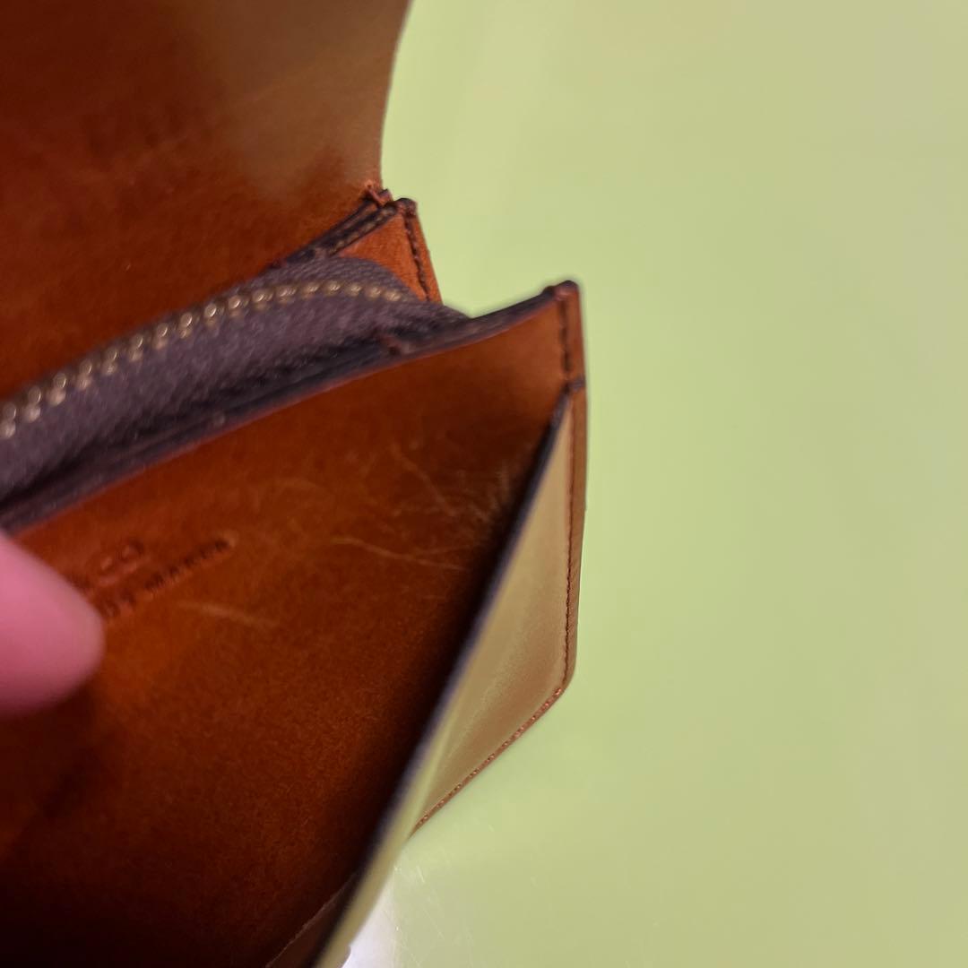 SLOW&COのコンパクト二つ折り財布