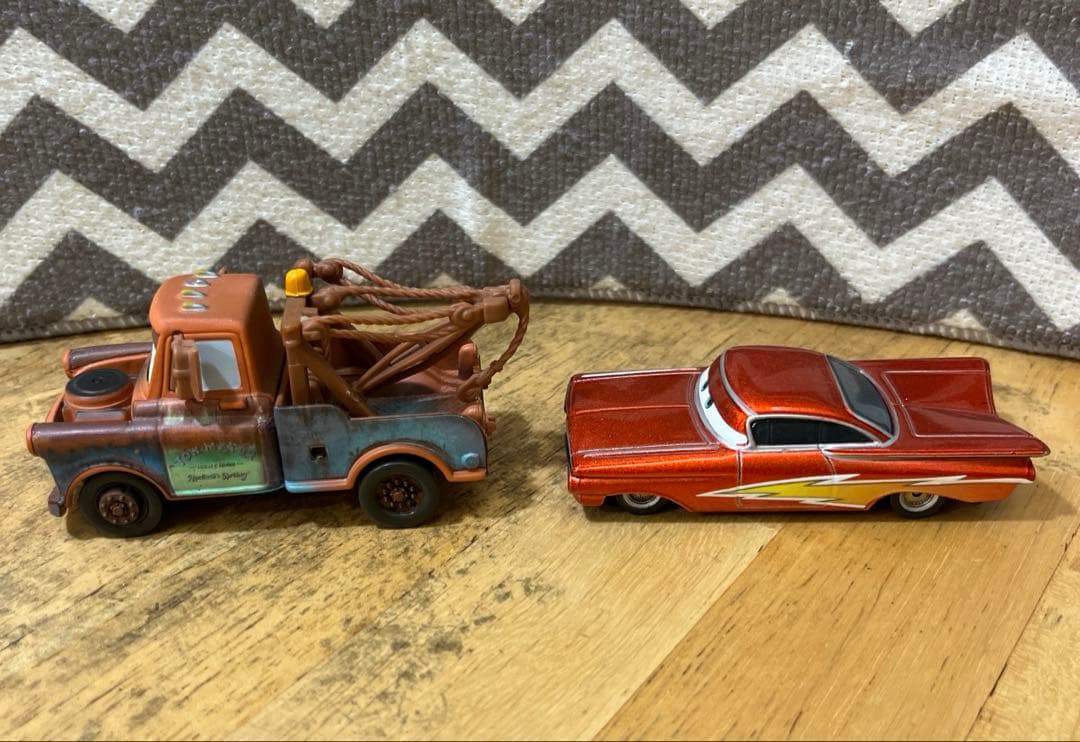 マテル　カーズ ラジエータースプリングスの仲間たち7台セット