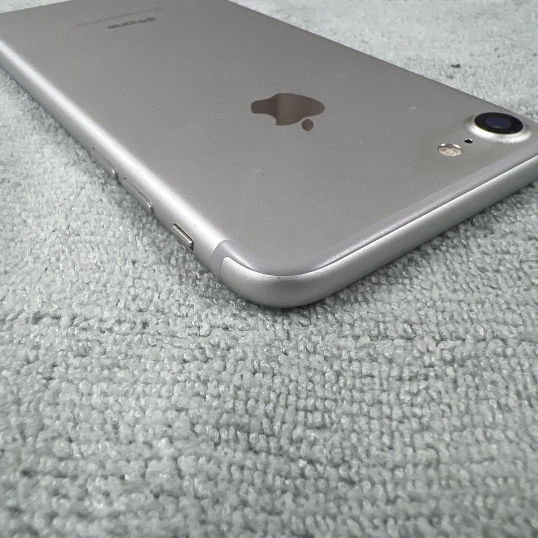 Apple iPhone 7 128GB シルバー 本体