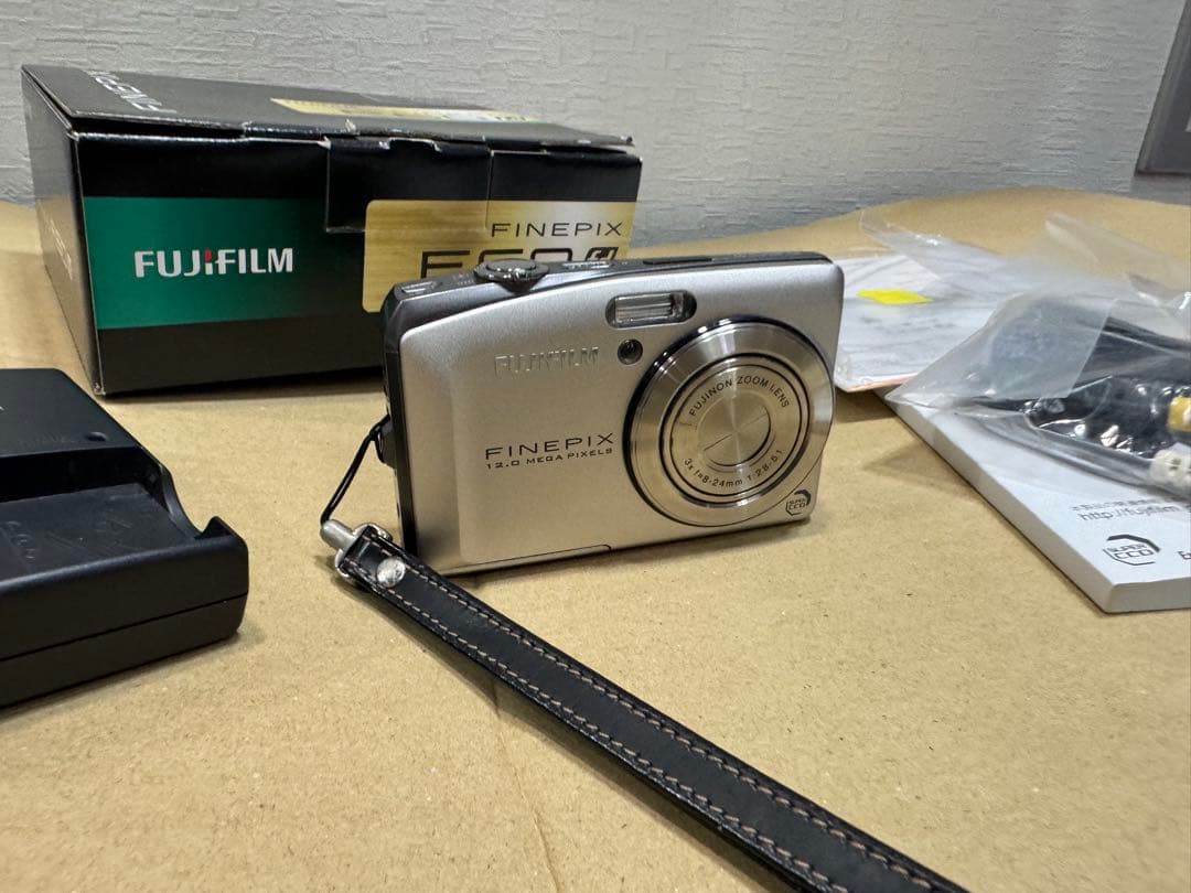 【美品】富士フイルム FINEPIX F60fd オールドコンデジ