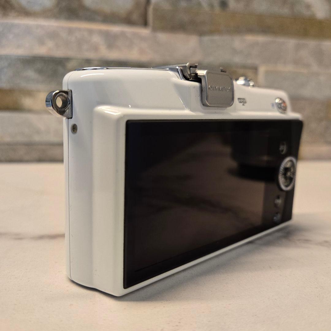 美品　OLYMPUS PEN mini E-PM1　ミラーレス一眼　デジカメ