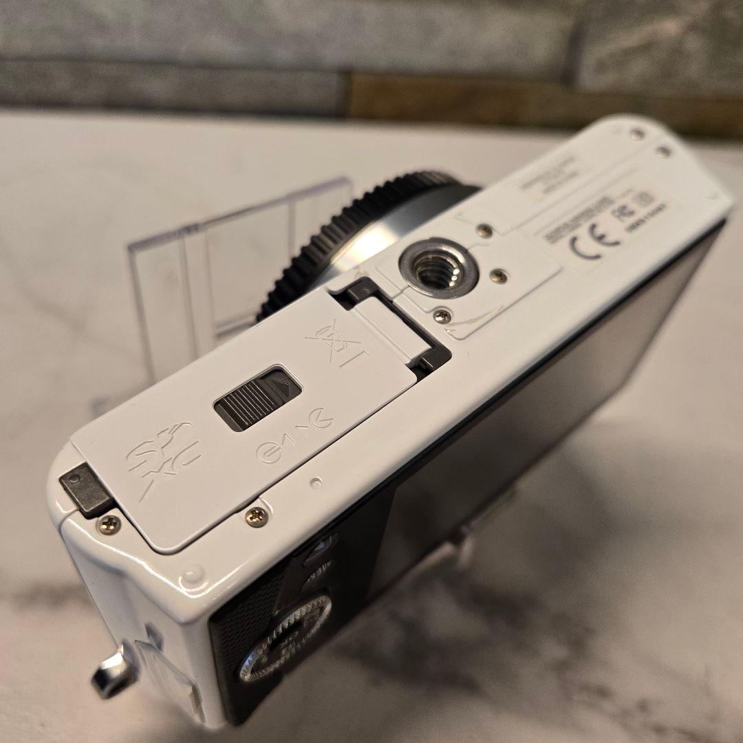 美品　OLYMPUS PEN mini E-PM1　ミラーレス一眼　デジカメ