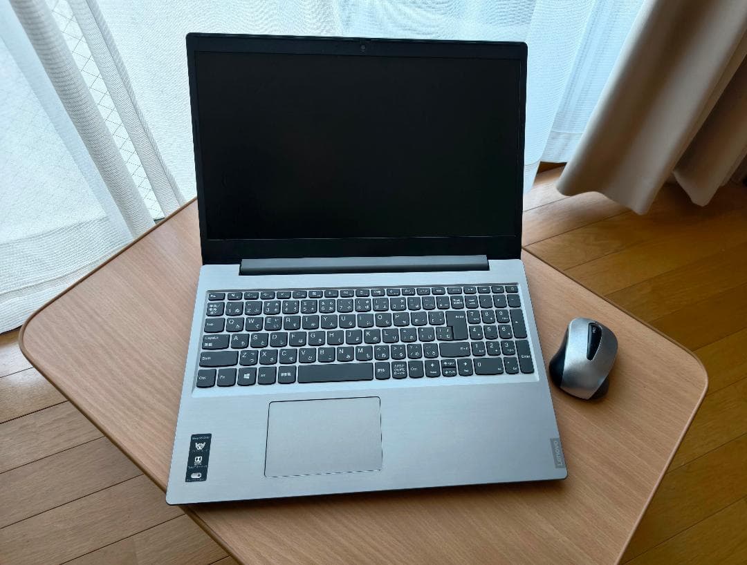 Lenovo Ideapadノートパソコン シルバー