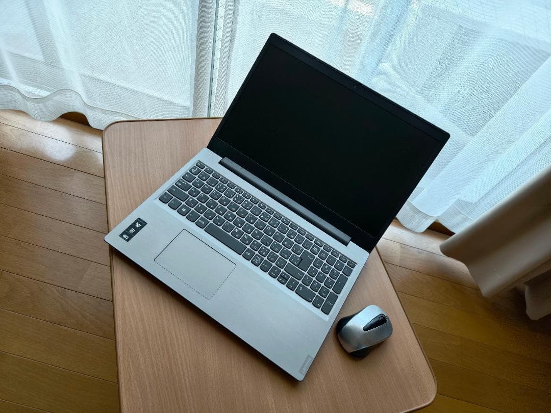 Lenovo Ideapadノートパソコン シルバー