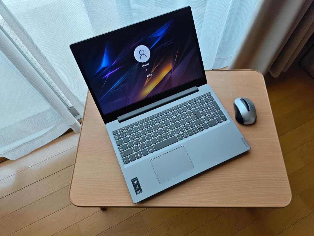 Lenovo Ideapadノートパソコン シルバー