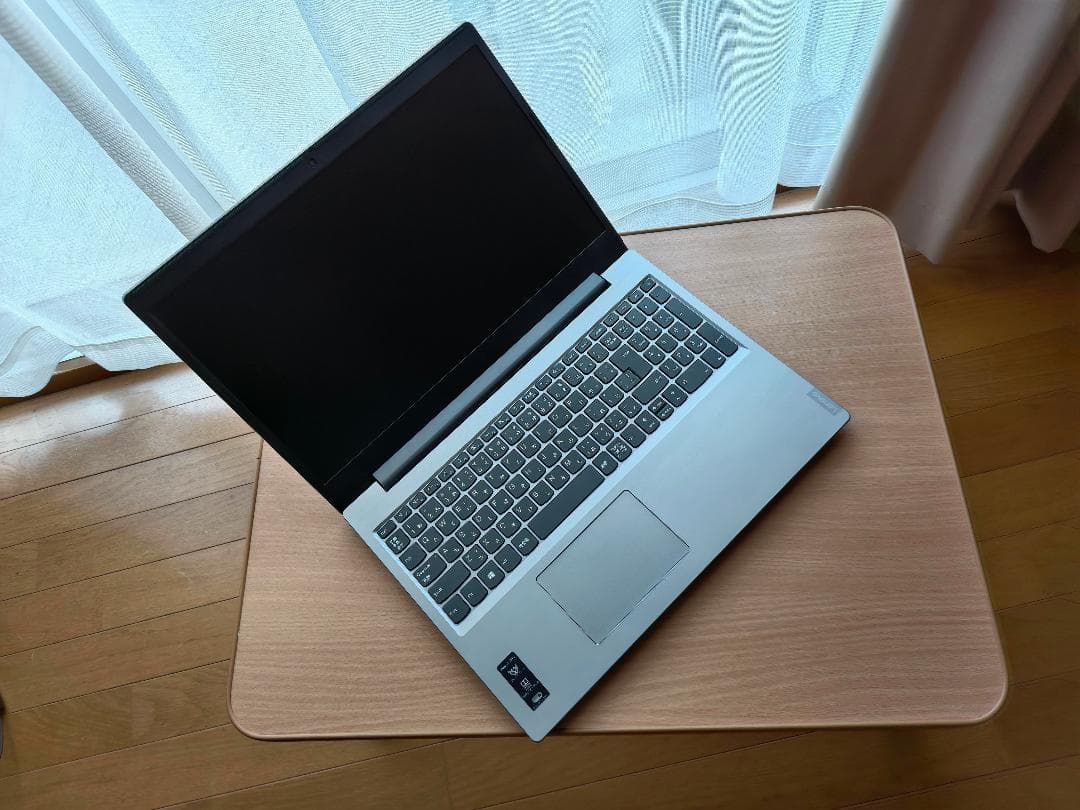 Lenovo Ideapadノートパソコン シルバー