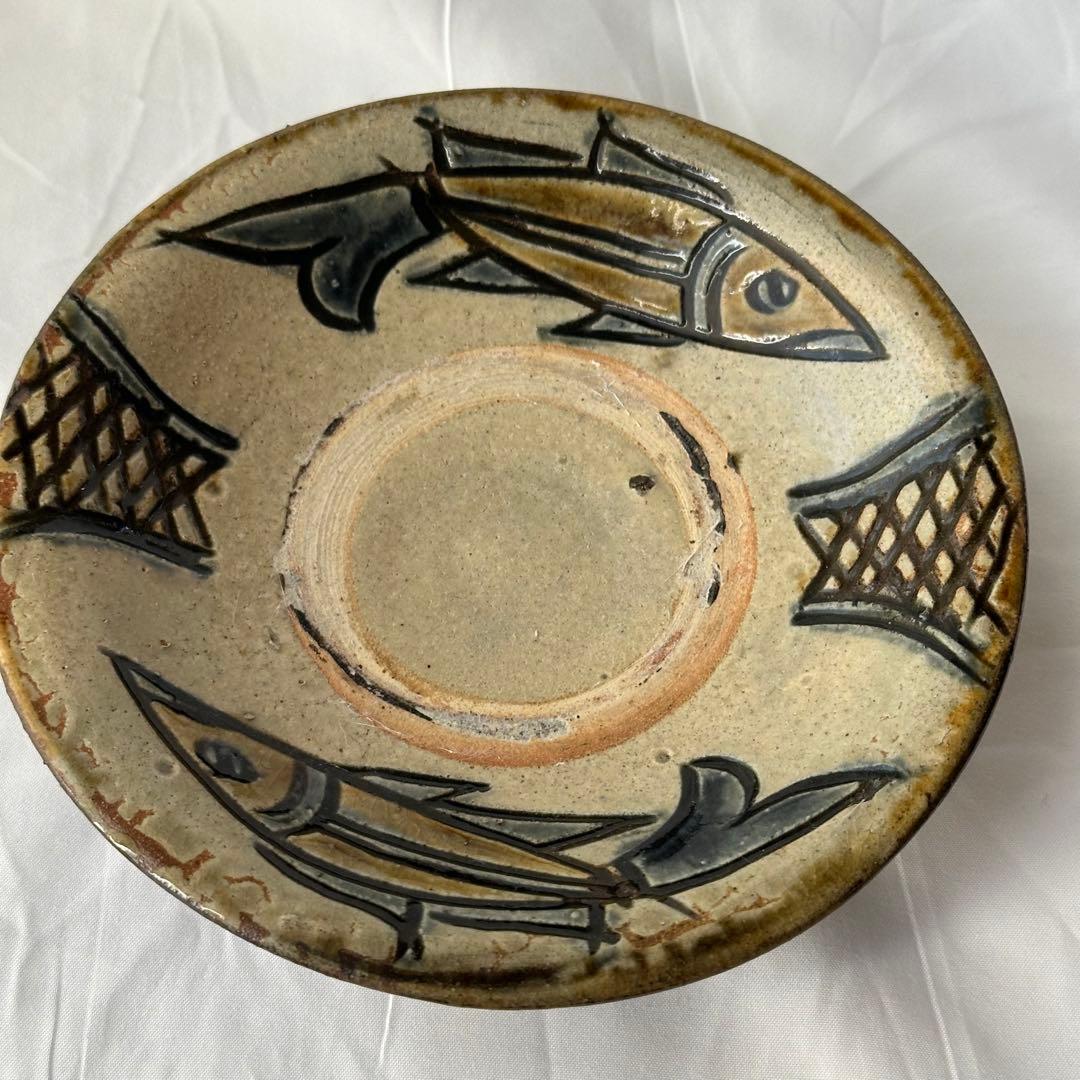 大幅値下げしました！　人間国宝　金城次郎　魚文　中皿