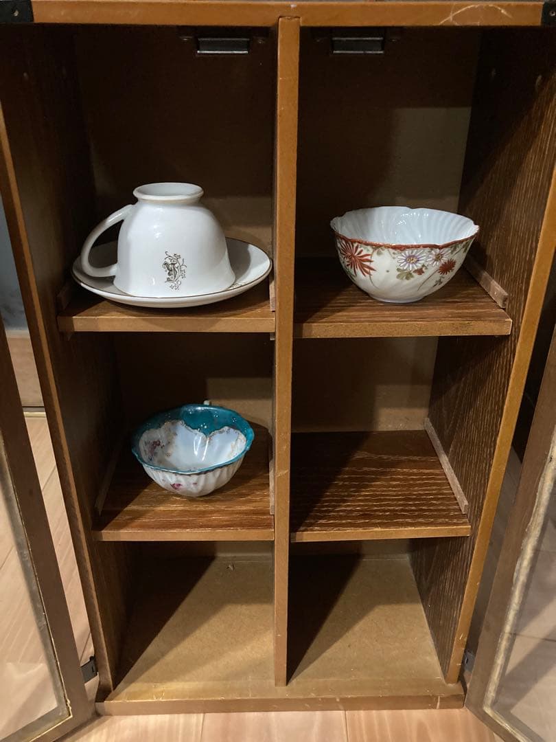 アンティーク　コレクションケ－ス　木製ガラス扉キャビネット