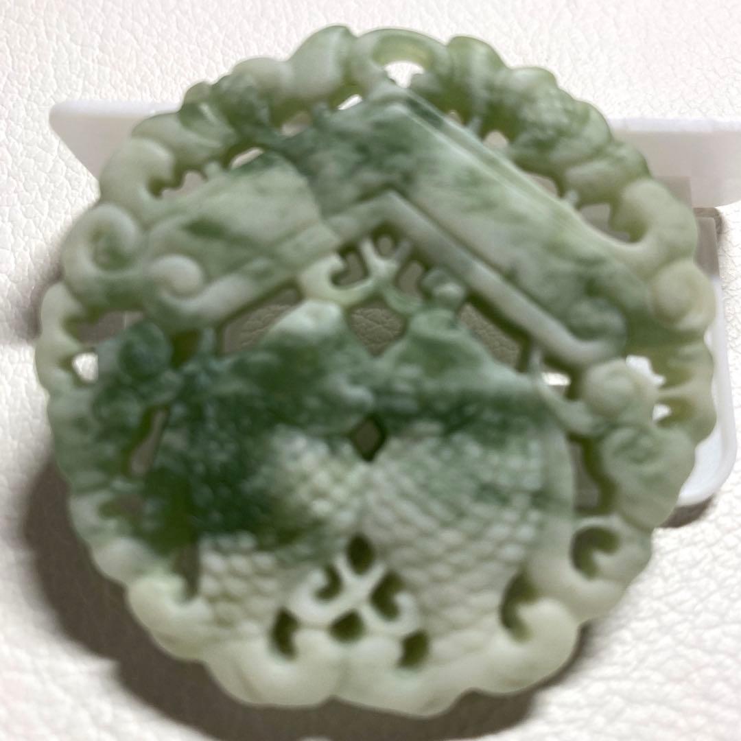天然石　精密彫刻 根付　ペンダントトップ　置物