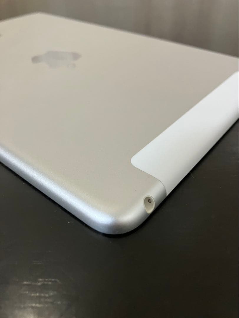 Apple iPad mini (第4世代) 128GB シルバー