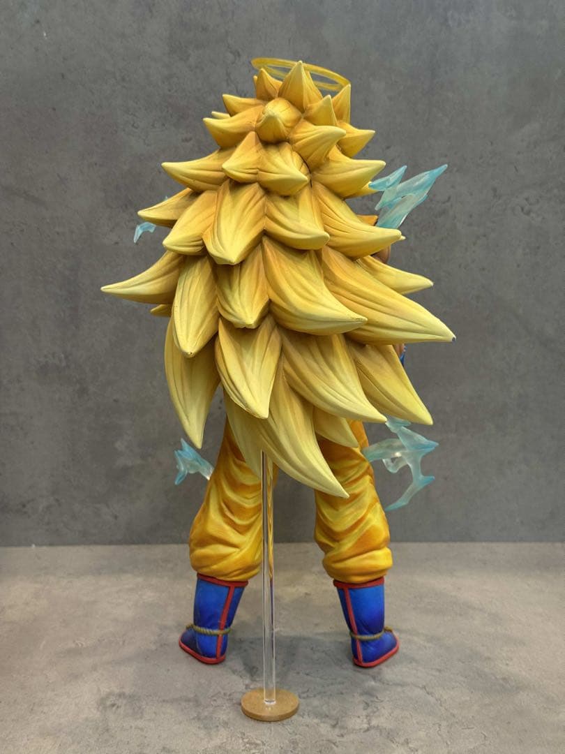 ドラゴンボール孫悟空スーパーサイヤ人 フィギュア