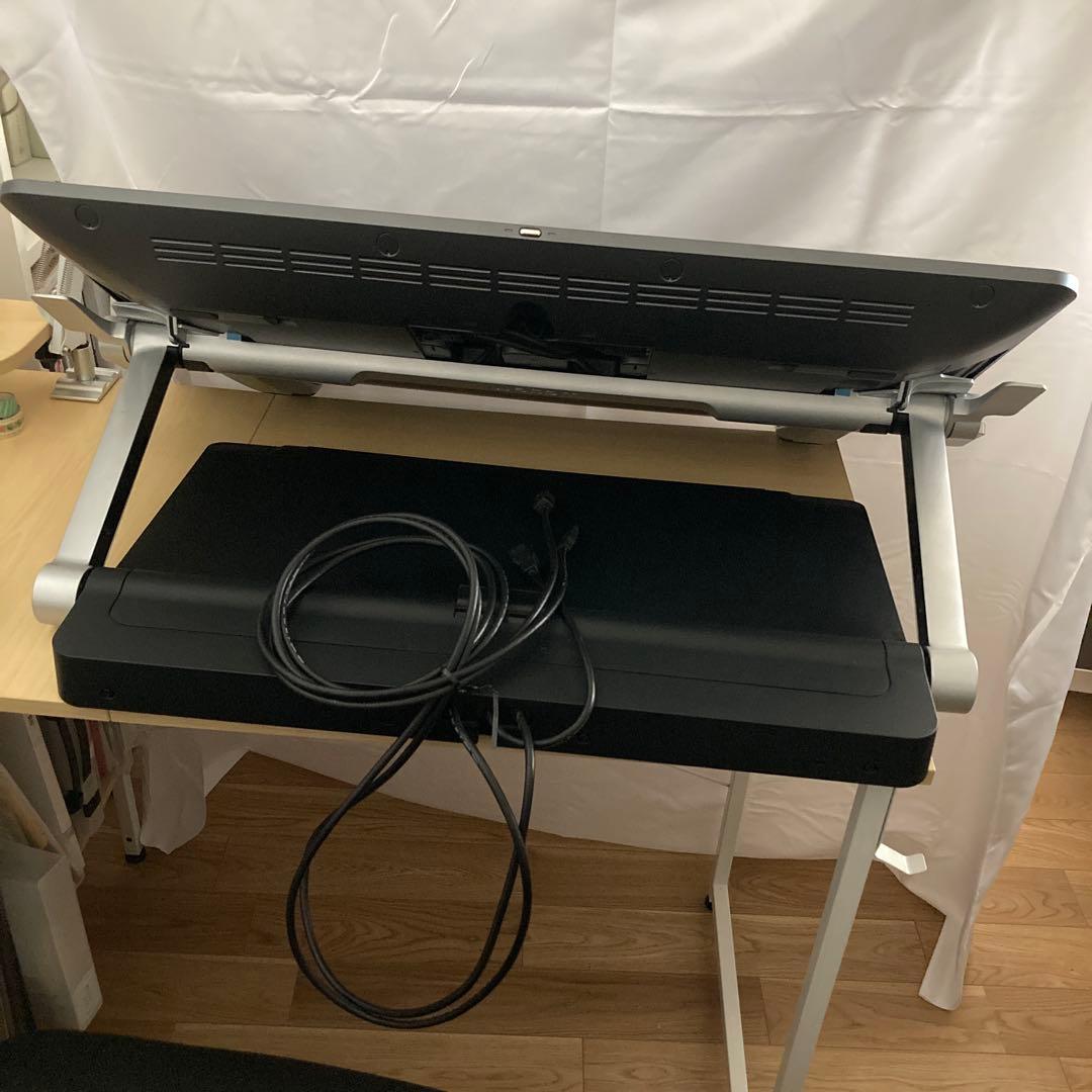 Cintiq 27QHD 専用スタンド付き　(DTH2700/0K)