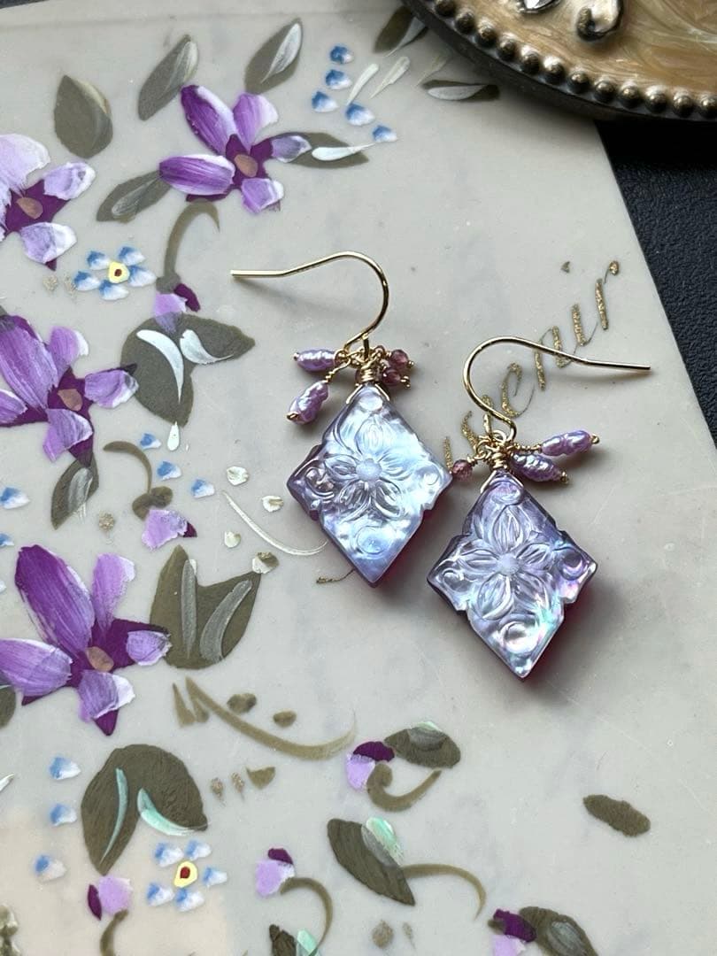 《1点限定》アメジスト＆MOPフラワーローゼンジカービング＊ピアスorイヤリング